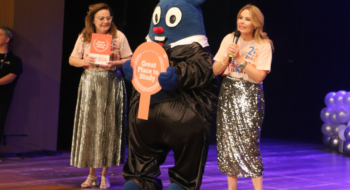 Entrega_do_premio_Great_Place_to_study_da_Toca_da_Criançla Entrega_do_premio_Great_Place_to_study_da_Toca_da_Criançla